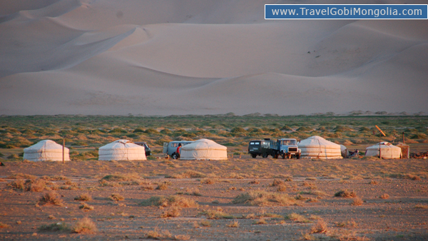 A local ger guesthouse in Khongor Sand Dune