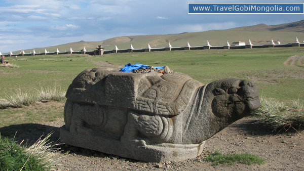 Turtle Rock & Erdene Zuu Wall view