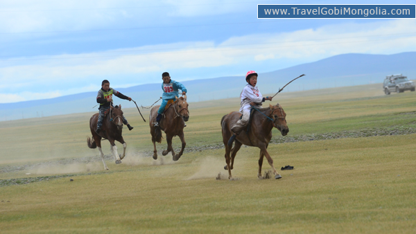 horse racing in Karakorum during Naadam Festival