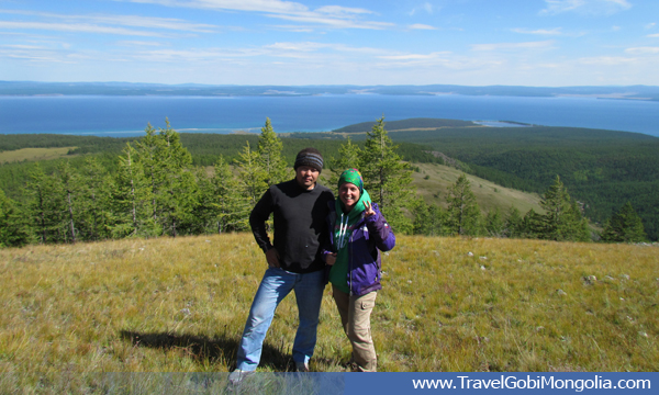 our guide is standing with a customer during Khuvsgul Lake trek